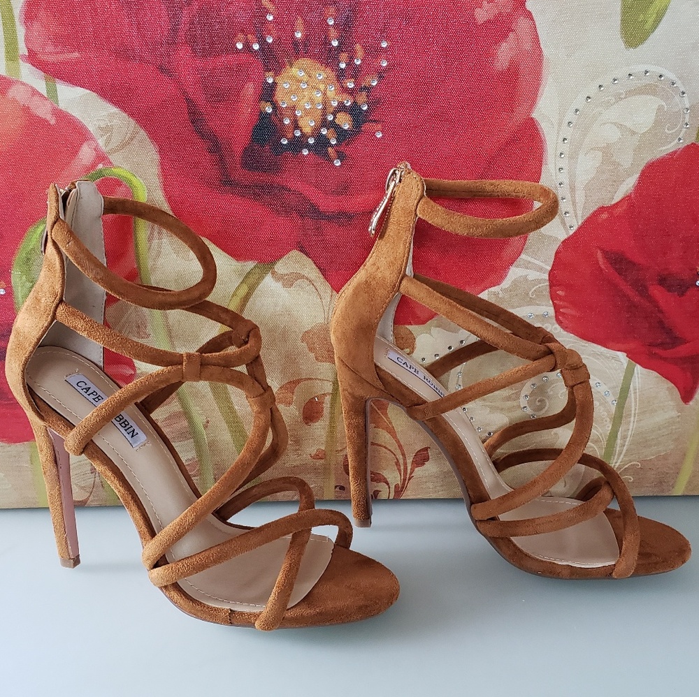 Cape Robbin Camel Strappy Sandals Heels Size 6 New